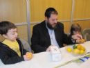learning about Etrogs in the Sukkah! 10/01/09